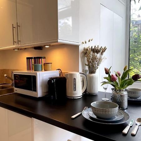 Cute&Cozy Studio Apt In Barons Court Londra Exterior foto